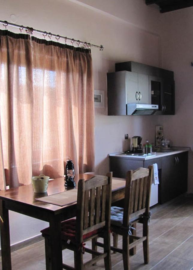 Bed and Breakfast Ihnilatis Kerkíni Habitación foto